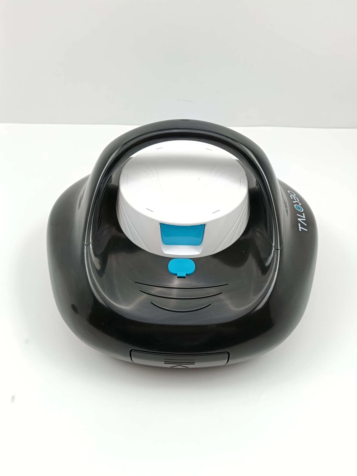 Talosbo baseino valymo robotas