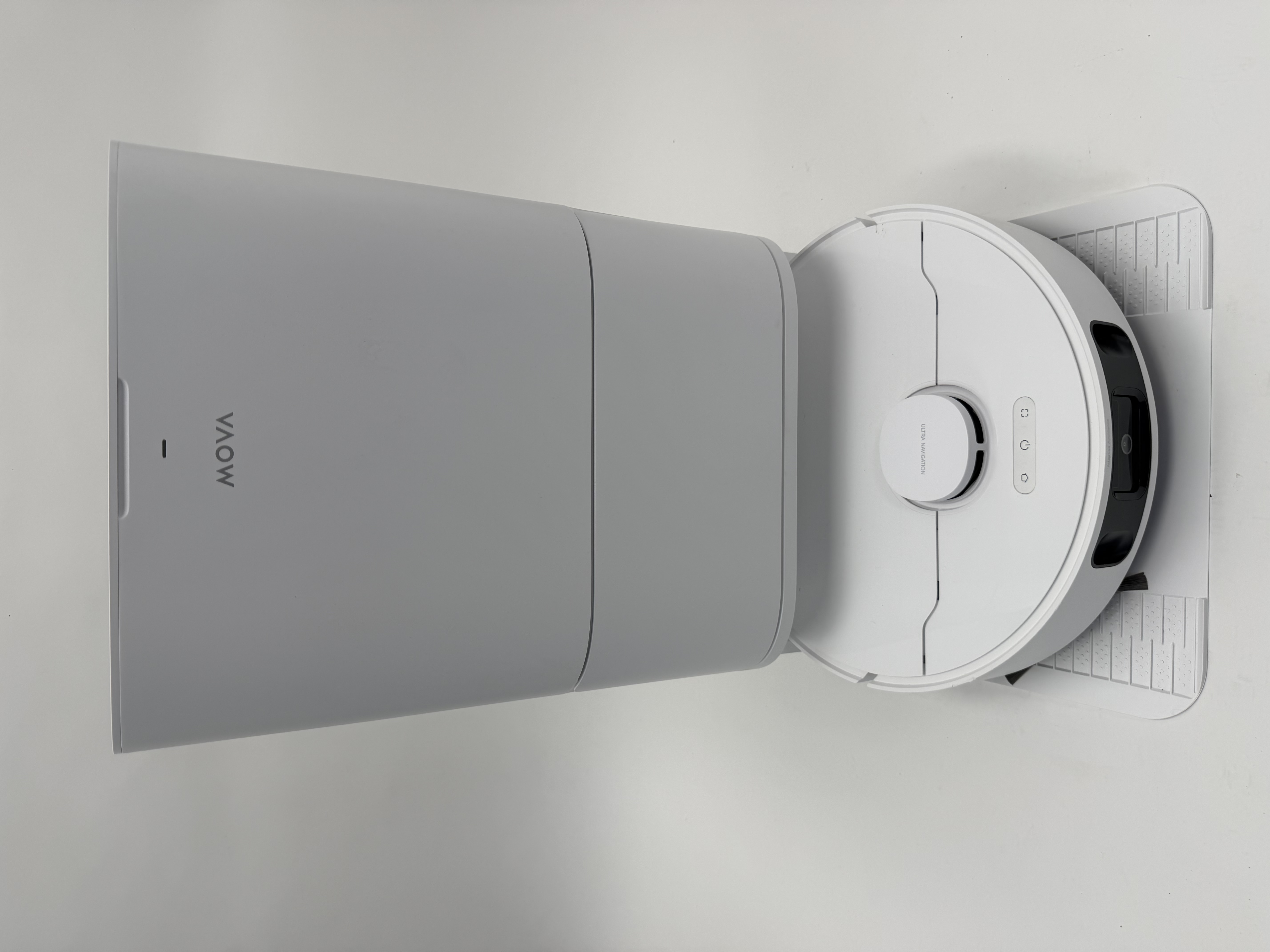 Mova E40 Ultra robotas siurblys