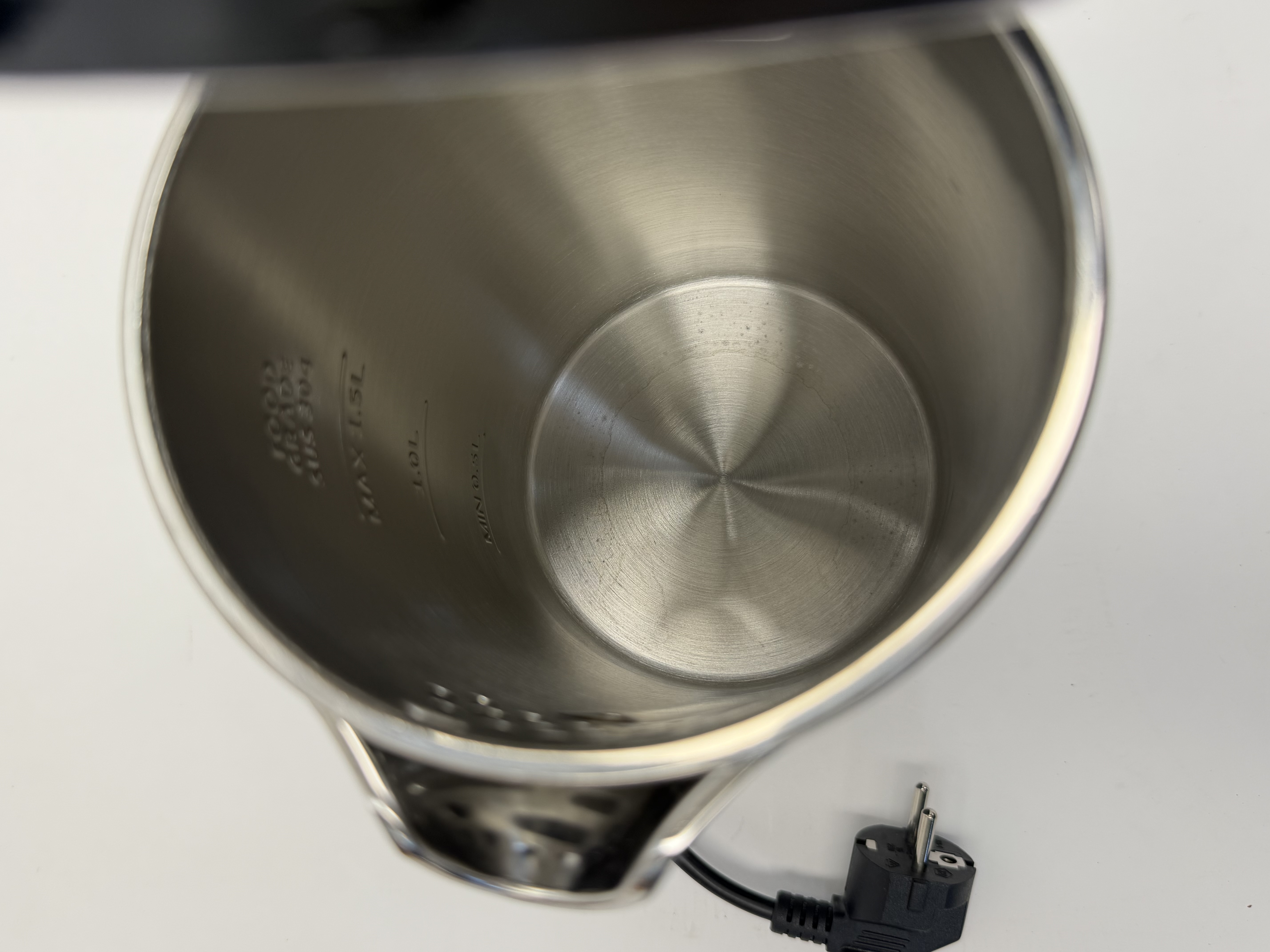 Arendo 1,5 l elektrinis virdulys su temperatūros reguliavimu