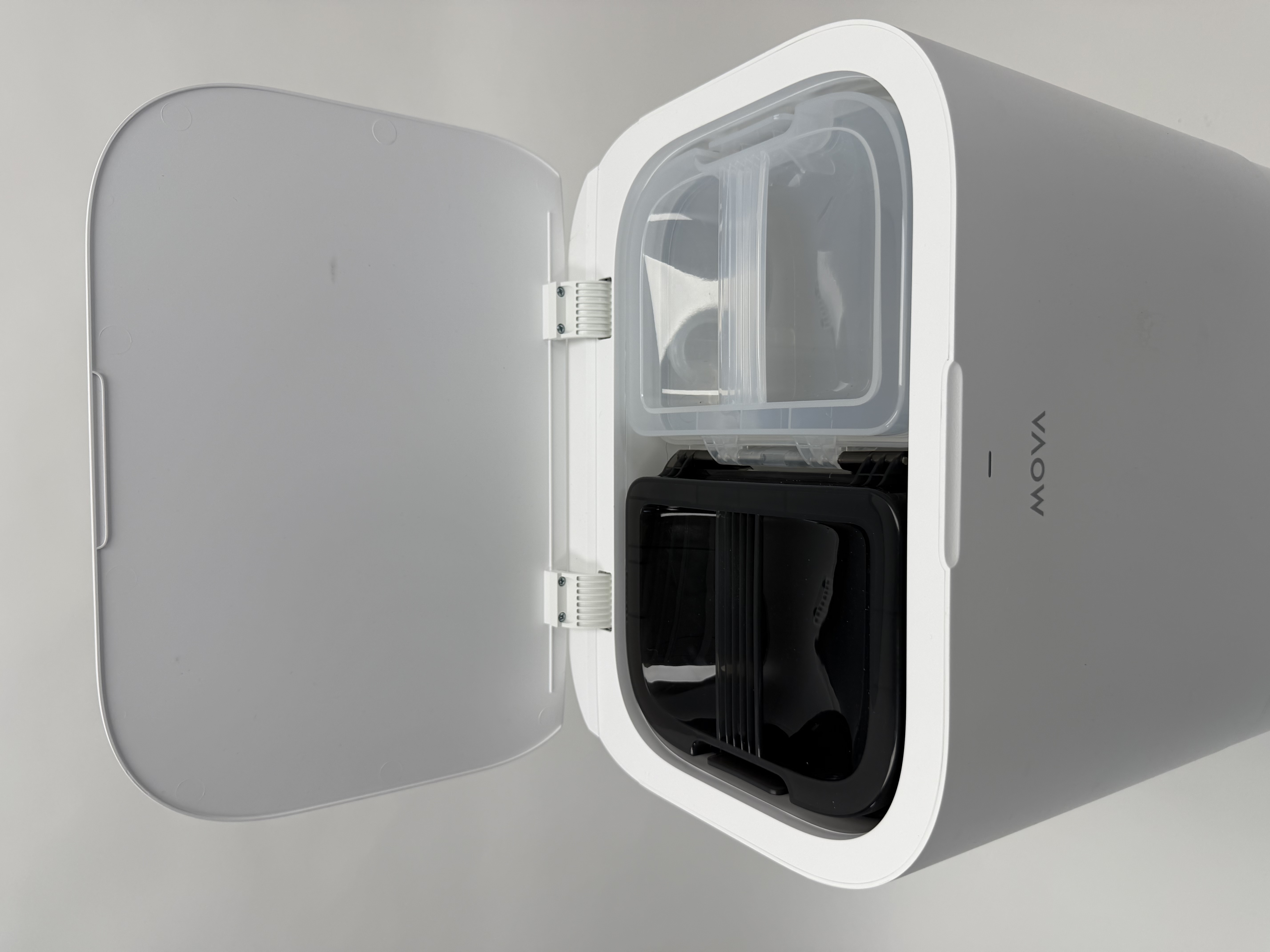 Mova E40 Ultra robotas siurblys