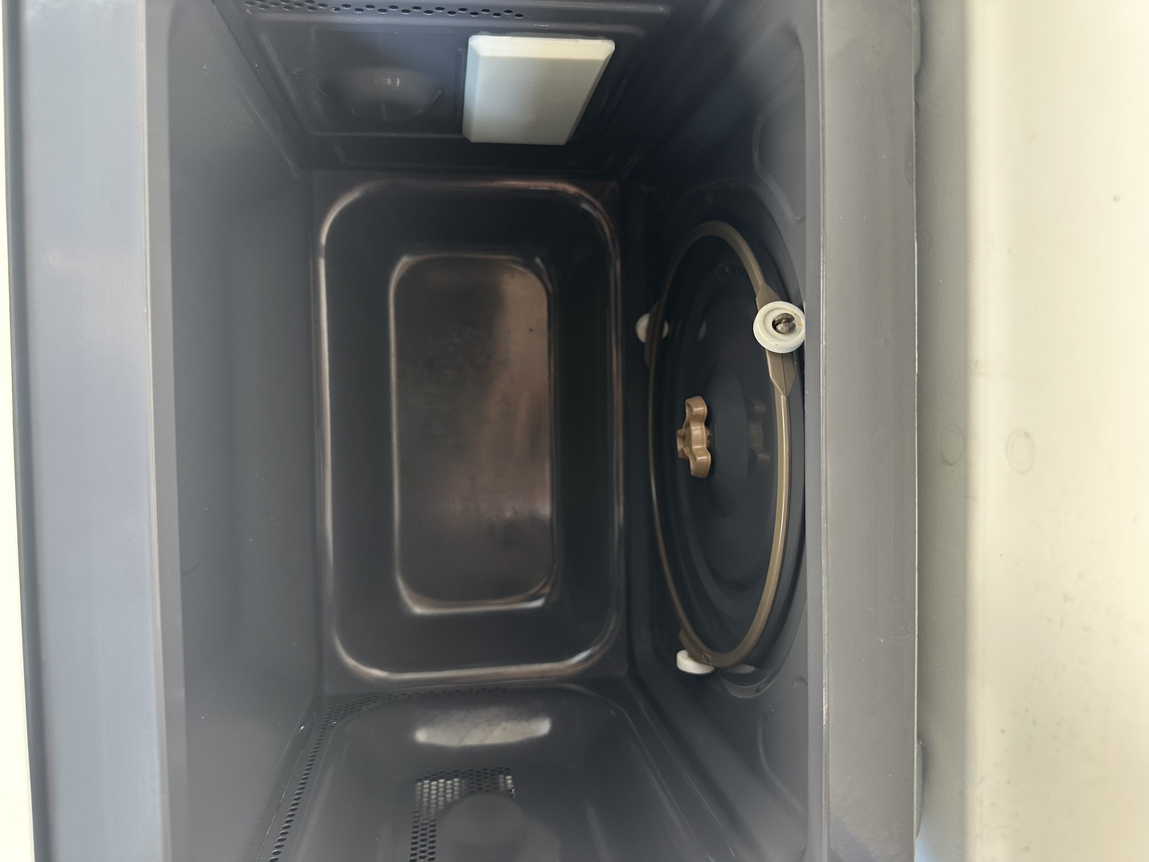 COMFEE Mikrobangų krosnelė 20 l 700 W Juoda