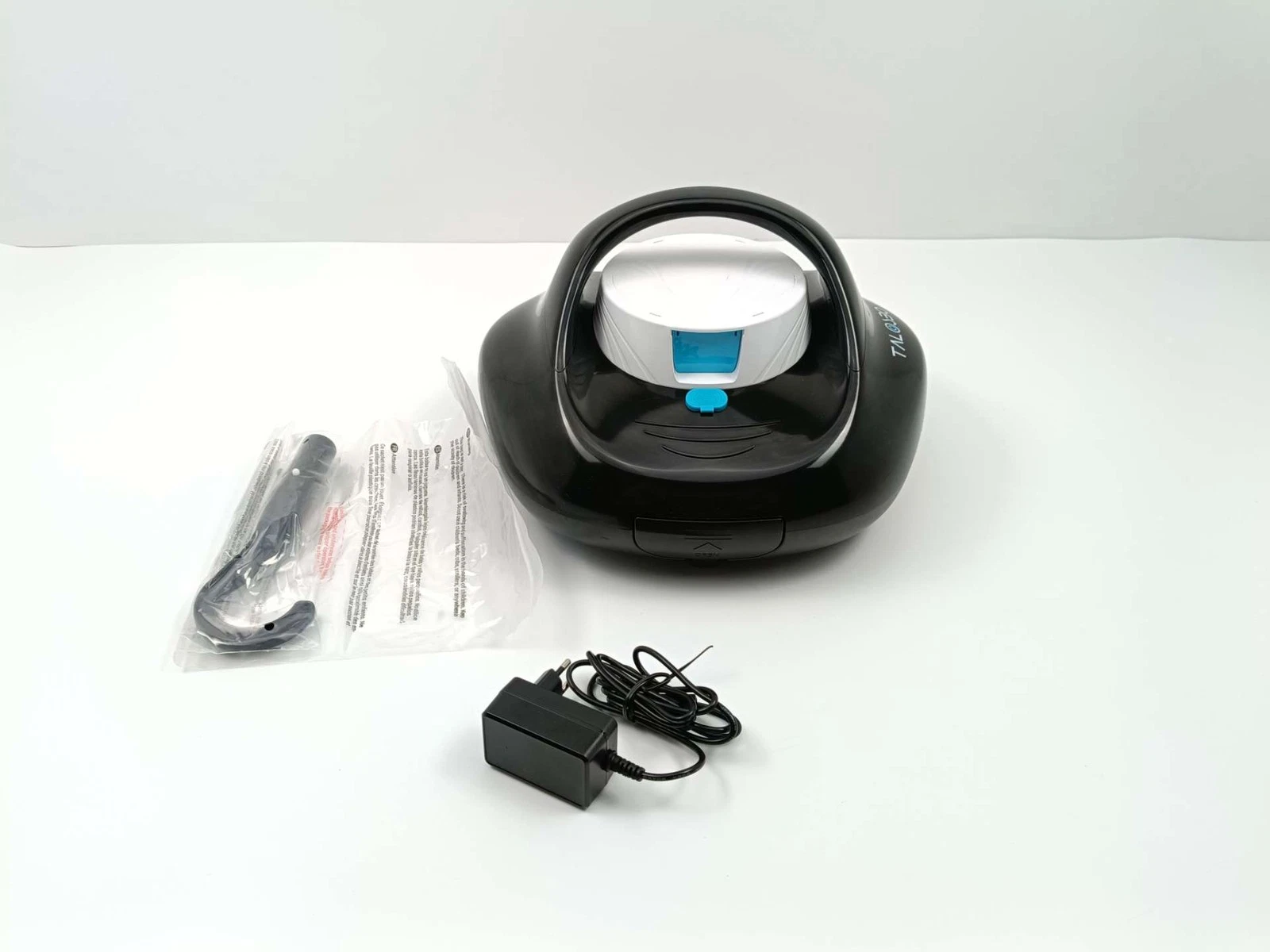 Talosbo baseino valymo robotas