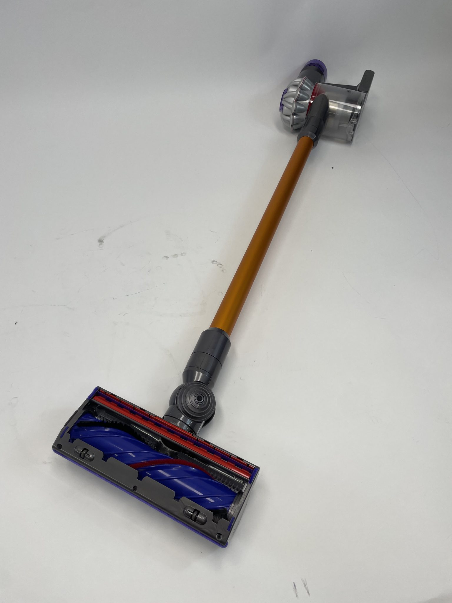 Dyson v8 Absolute dulkių siurblys