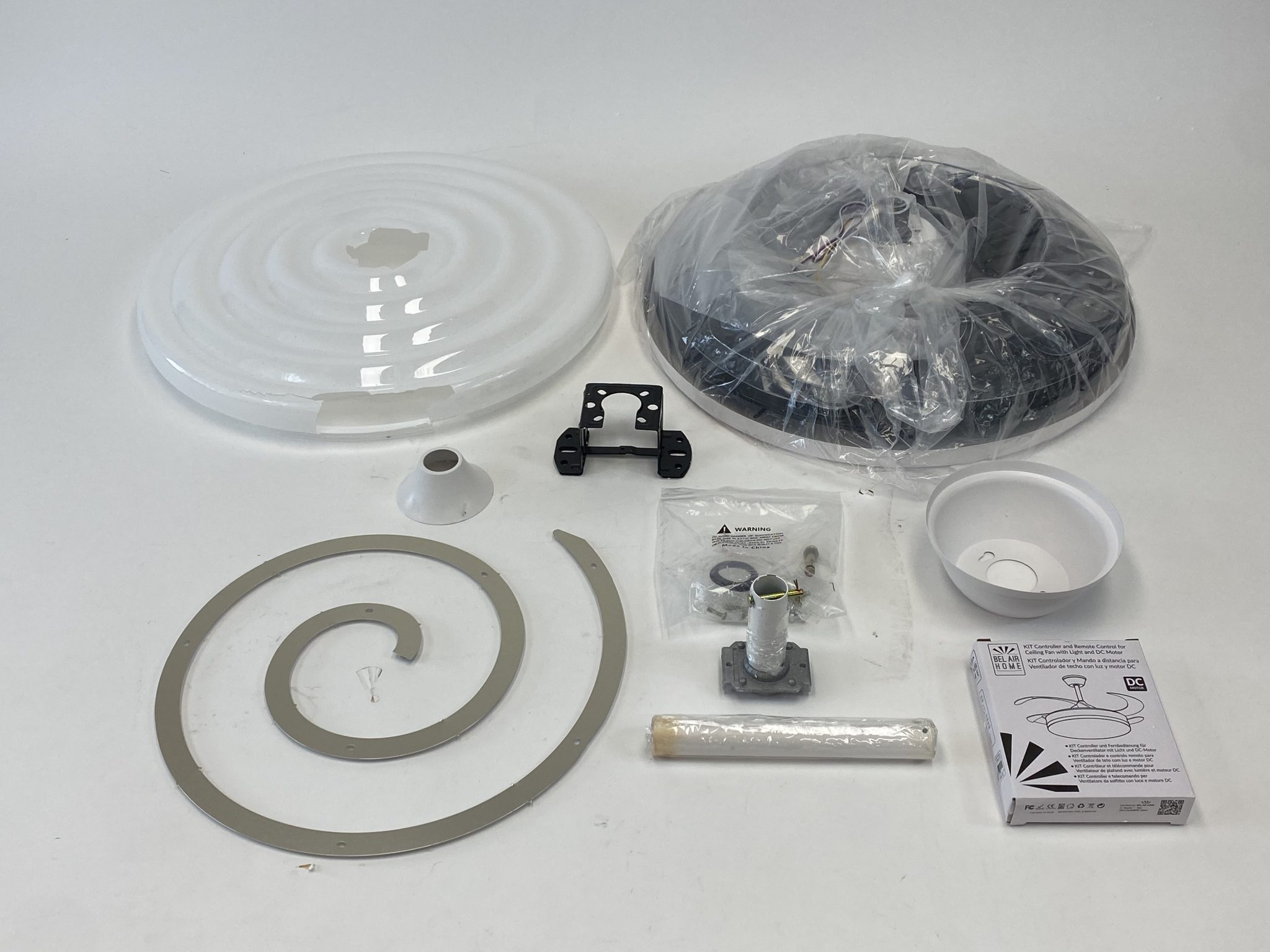 BEL AIR HOME ARES lubinis ventiliatorius su LED